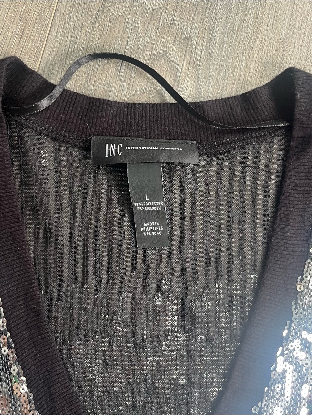 INC International Concepts Black Silver Sequin V-Neck Top Large - Picture 4 of 10